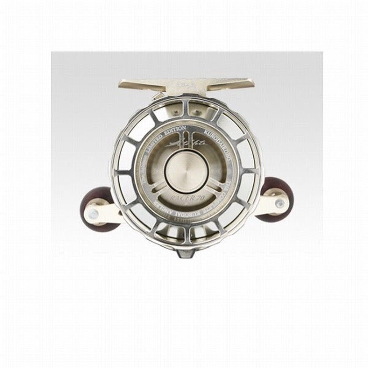 Kurodai Kobo Double-Axis Reel Kase Ikadashi Athlete 70 Racer G (left)